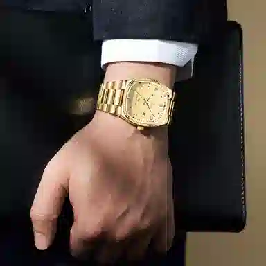 梦特娇 小众潮流时尚高颜值商务休闲百搭 石英机芯 钢表带 国表 女表 白色表盘 防水夜光