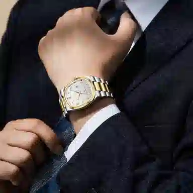 梦特娇 小众潮流时尚高颜值商务休闲百搭 石英机芯 钢表带 国表 女表 白色表盘 防水夜光