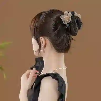 CHIMERA Floral Fabric Hair Clip