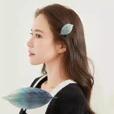 CHIMERA Embroidered Leaf Hair Clip