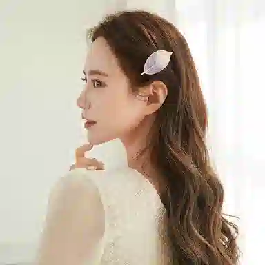 CHIMERA Embroidered Leaf Hair Clip