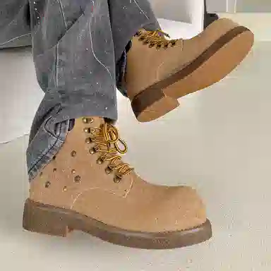 V05 Platform Martin Boots