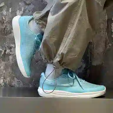 V05 Low Top Casual Sneakers