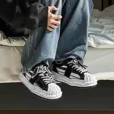 V05 Casual Thick Sole Low Top Sneakers