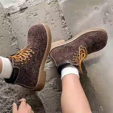 V05 Platform Martin Boots