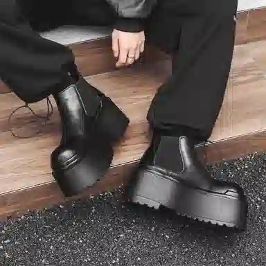 V05 Chelsea Boots Black