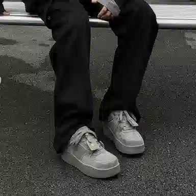 V05 Classic Retro Sneakers