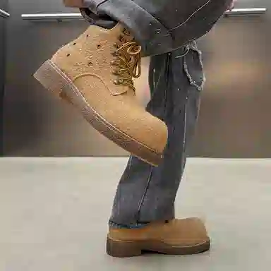 V05 Platform Martin Boots