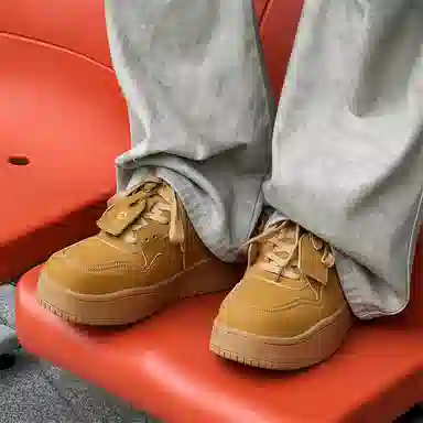 V05 Classic Retro Sneakers