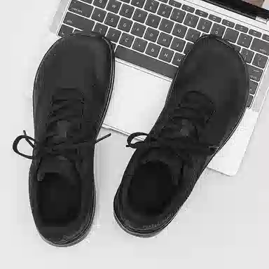 V05 Low Top Casual Sneakers