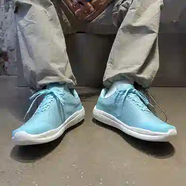 V05 Low Top Casual Sneakers