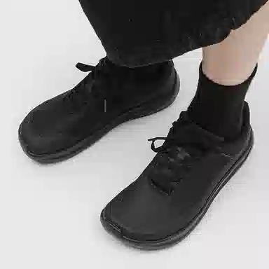 V05 Low Top Casual Sneakers