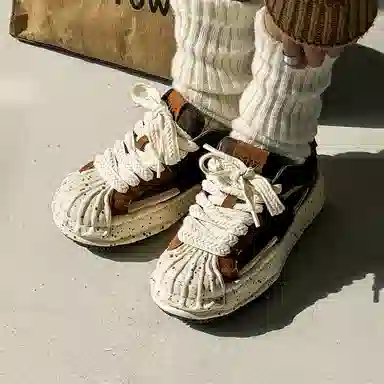 V05 Casual Thick Sole Low Top Sneakers