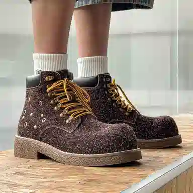 V05 Platform Martin Boots