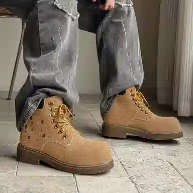 V05 Platform Martin Boots