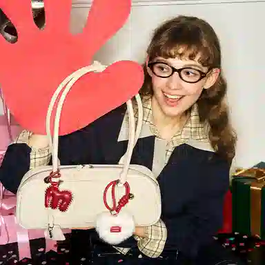 MUVA Baguette Shoulder Bag