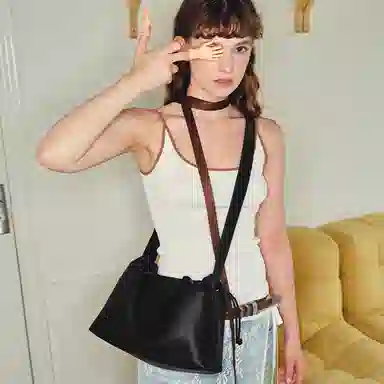 MUVA Cloud Crossbody Bag Silver/Black