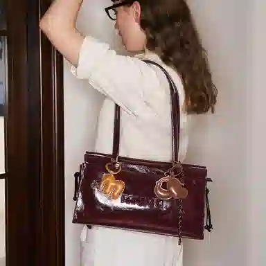 MUVA Vintage Leather Shoulder Bag Large Cherry Red