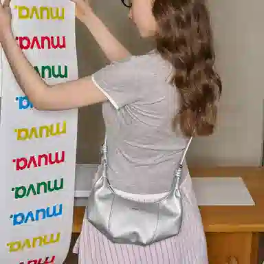 MUVA Small Calf Horn Bag