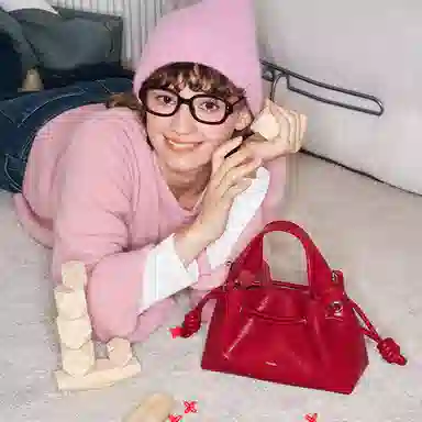 MUVA Crossbody Bag Mocha Brown/Party Red