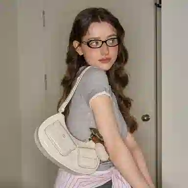 MUVA Party Red/Milkshake White