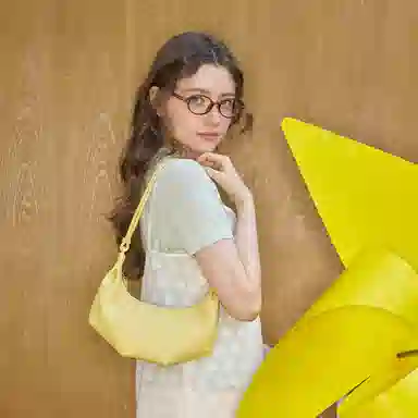 MUVA Small Calf Horn Bag