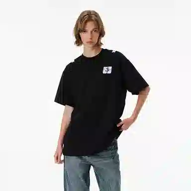 URS GGON Basic Loose Geometric Logo T-Shirt