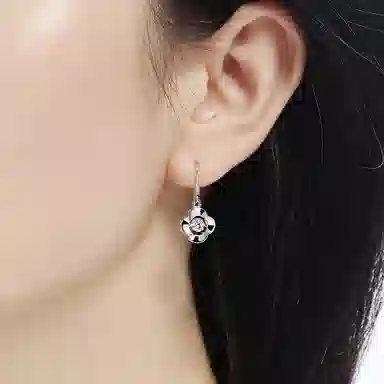 999