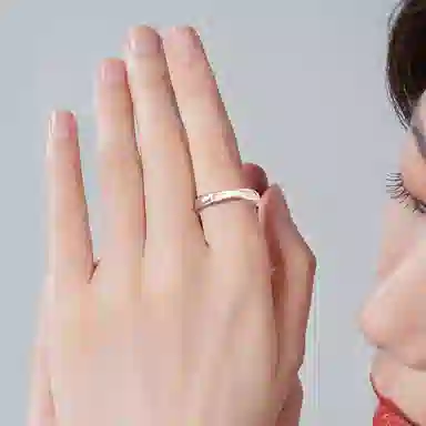 S925