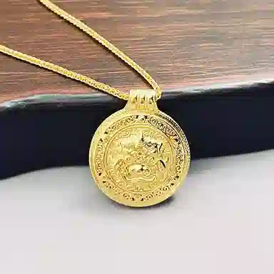 925