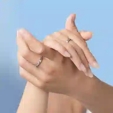999