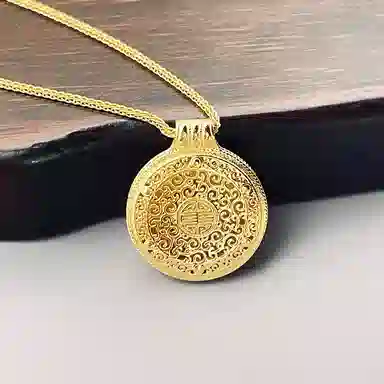 925