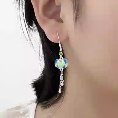 990