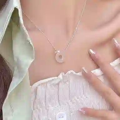 行金银中 三生有杏平安扣套链 温润细腻显白高级感 典雅端庄温柔气质出众 日常通勤吸睛百搭#好运天然 玉髓 项链 男女同款情侣款