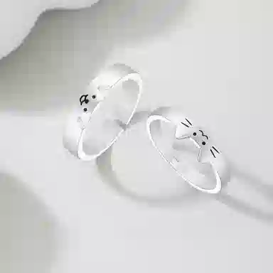 925