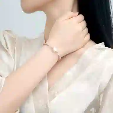 999
