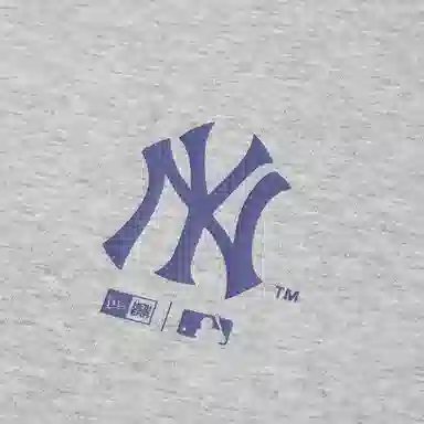 New Era x MLB Yankees Cleanfit Tee