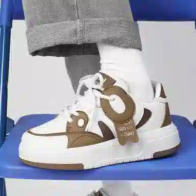 PLAY COBBLER PU Thick Sole Low Top Sneakers