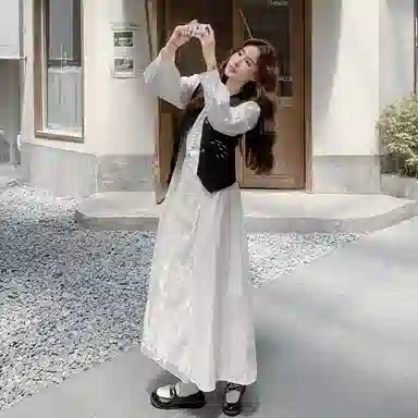 稻草人 时尚简约设计马甲连衣裙两件套裙装套装 女款