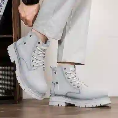 袋鼠头 超纤皮头层猪皮 潮流百搭 防滑软底  英伦风 中筒 马丁靴 男款