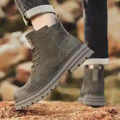 袋鼠头 超纤皮头层猪皮 潮流百搭 防滑软底  英伦风 中筒 马丁靴 男款