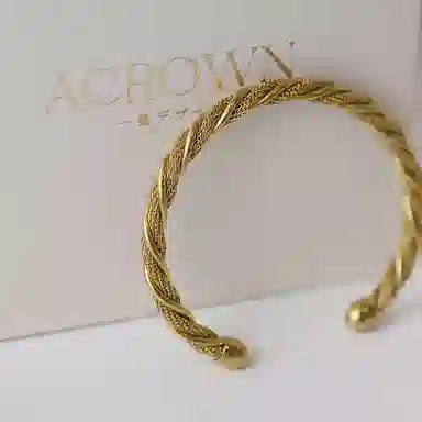 ACROWN