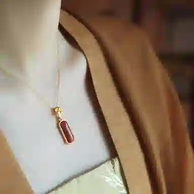 小银匠 平安无事牌吊坠 中国风红色链坠 玛瑙 项链 女款