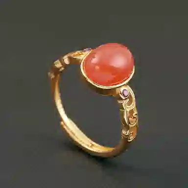 925