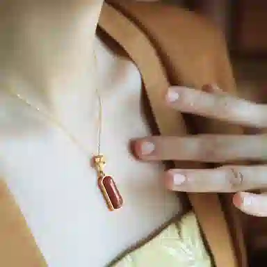 小银匠 平安无事牌吊坠 中国风红色链坠 玛瑙 项链 女款