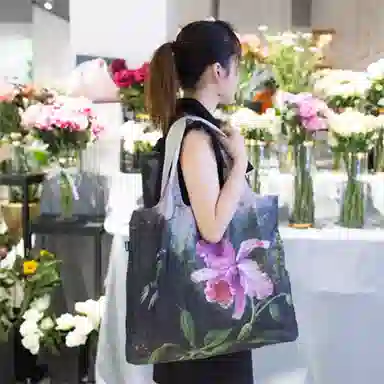 loqi Art Collection Tote Bag