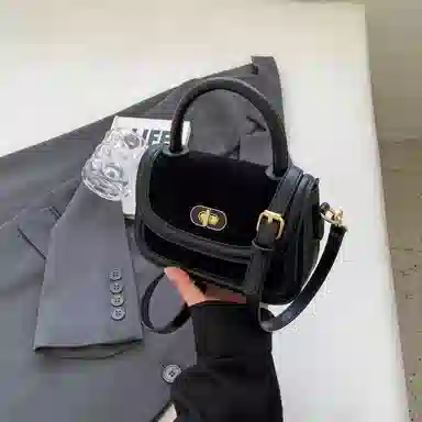 Yilu Retro Shoulder Bag