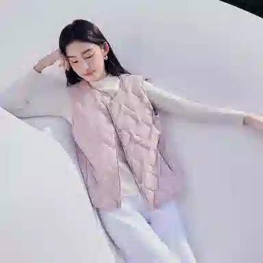 SNOW FLYING