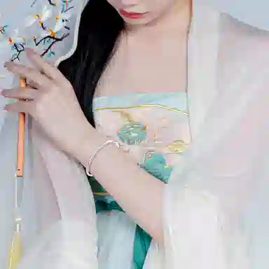 999