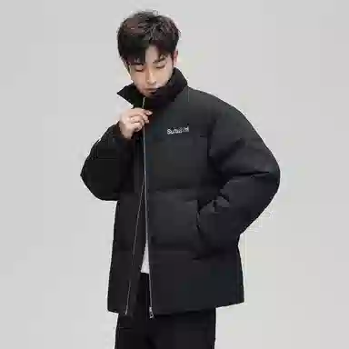 鸭鸭 加厚保暖休闲宽松无性别刺绣字母泡芙面料简约立领暗黑羽绒服外套 男款